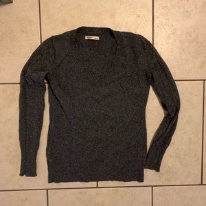 Old Navy gray v-neck sweater
